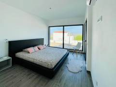 bed room streetside (kingsize 180x200) 2